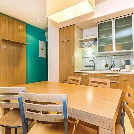 Amazing In With 2 Bedrooms, Wifi And Swimming Pool Апартаменты *