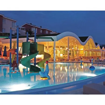 Amazing In With 2 Bedrooms, Wifi And Swimming Pool Апартаменты