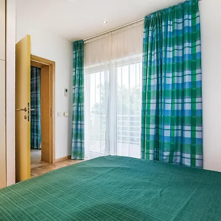 Amazing In With 2 Bedrooms, Wifi And Swimming Pool *